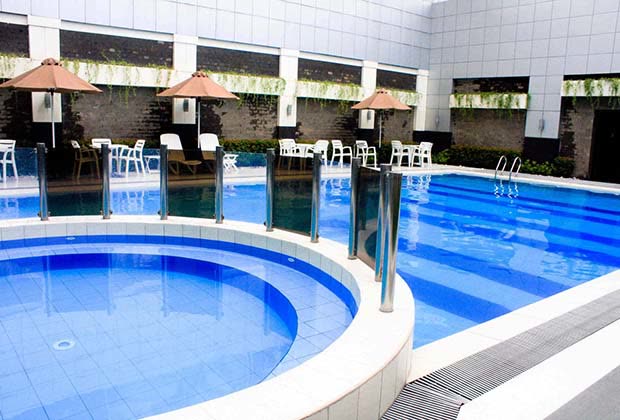 Hotel swimming pool
